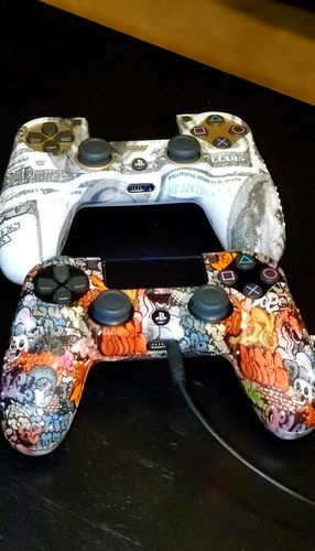 Customer photo review of Tag Life - PS4 Controller Skin