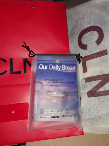 Customer photo review of Iolanthe Tote