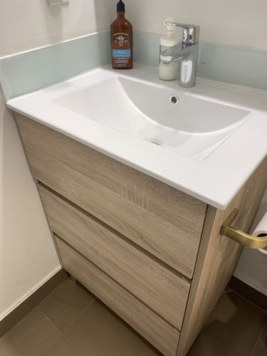 Customer photo review of Anton 24", Naos Modern Cambridge Oak Vanity with Ceramic Top