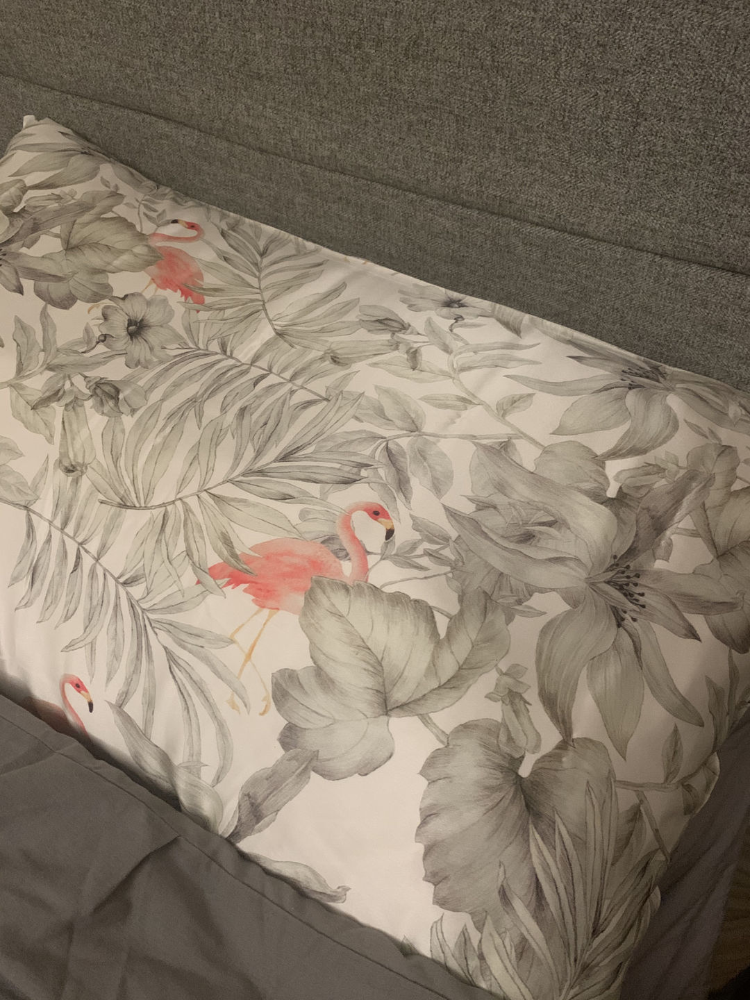 Customer photo review of Flamingos Pure Silk Pillowcase