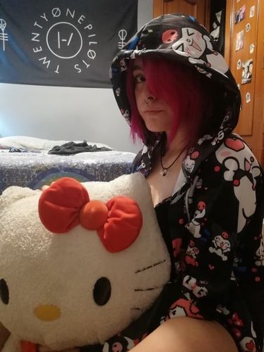 Customer photo review of Harajuku Style Kuromi Zip-up Jacket