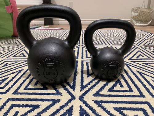 Customer photo review of 8kg / 18lbs E-coated Cast Iron Kettlebell