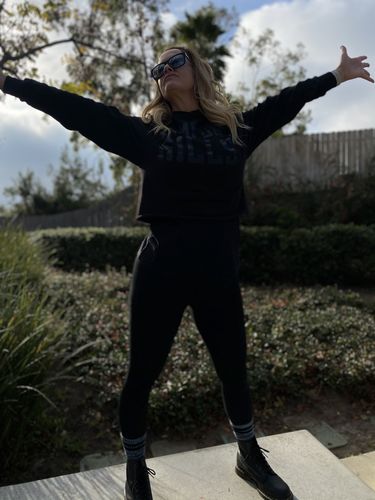 Customer photo review of #Comfort Crop Hoodie - 012