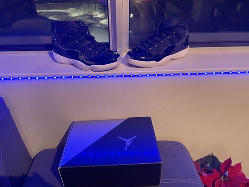 Customer photo review of Air Jordan 11 Retro 25th  Anniversary