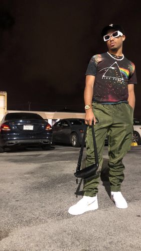 Customer photo review of Gustavo - Marble