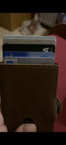 Customer photo review of Everest Smart Wallet