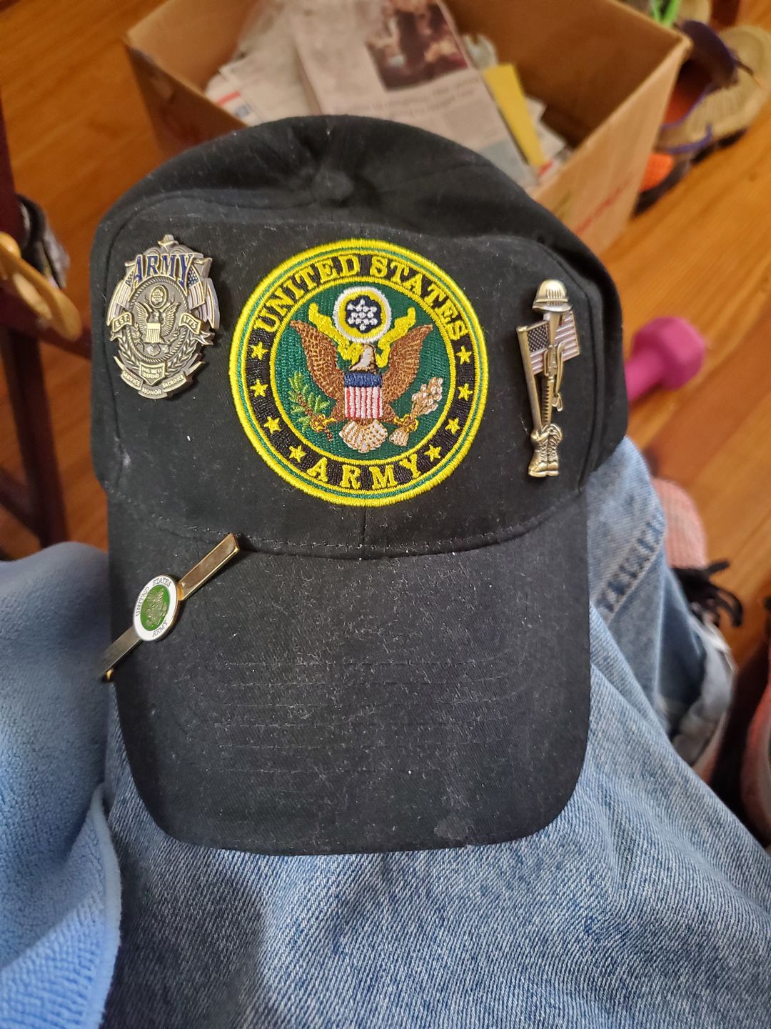 Customer photo review of US Army Veteran's Day Pin