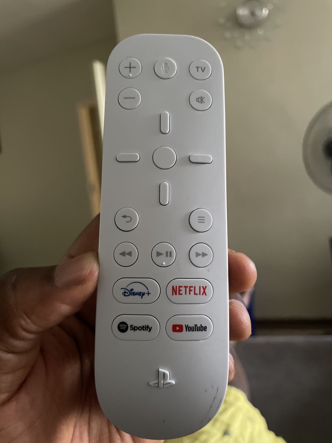 Customer photo review of PS5 Media Remote - Glacier White