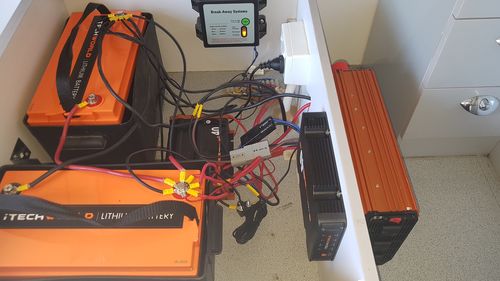 Customer photo review of iTECH120X 12V 120Ah Lithium Ion Battery LiFePO4 Deep Cycle Camping RV Solar