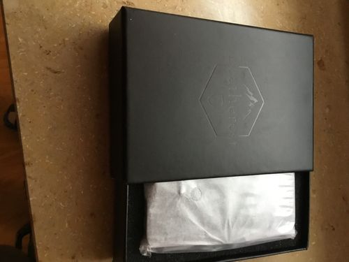 Customer photo review of Everest Smart Wallet