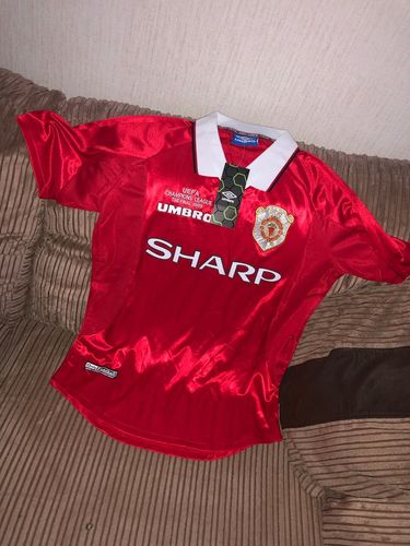 Customer photo review of MANU 1999/2000 International Kit - Short Sleeves