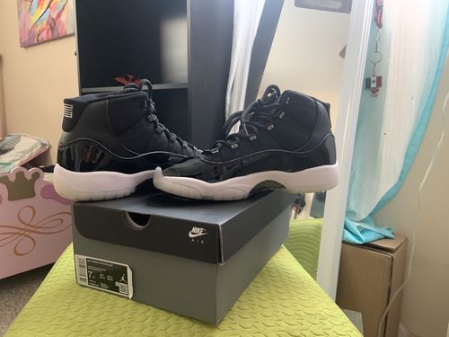 Customer photo review of Air Jordan 11 Retro 25th  Anniversary