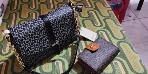 Customer photo review of Calanthe Wallet