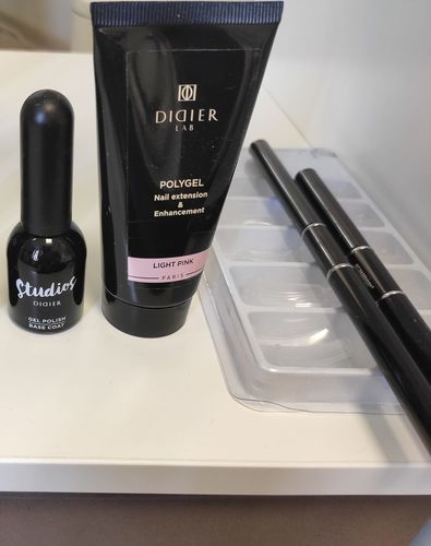 Fotorecensie van een klant over Gel polish Studios, Top  Coat No wipe, 8 ml