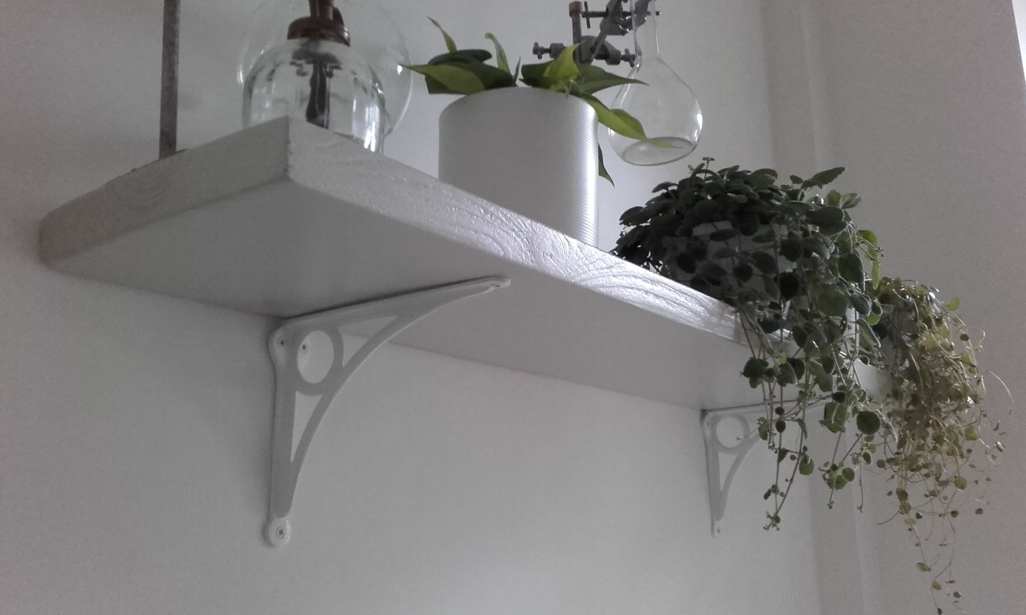Customer photo review of 8 Inch Circle Cast Iron Shelf Bracket
