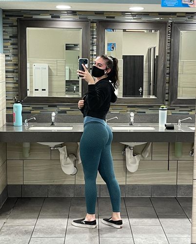 Idalia S. review of Booty Lifting | Anti Cellulite Leggings image 1 out of 1