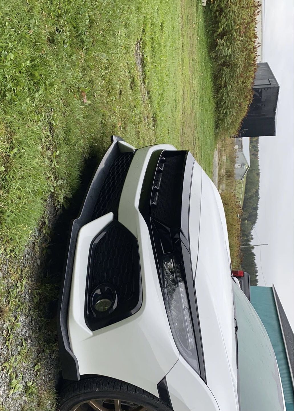 Customer photo review of Sports Grille w/ Steel Mesh - Glossy Black for 16-21 Honda Civic Sedan/Hatchback/FK8【IN STOCK SEP 15】
