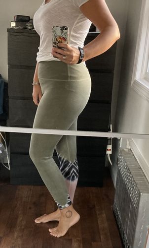 Customer photo review of Sunset Legging - Laurel / Melon / Onyx