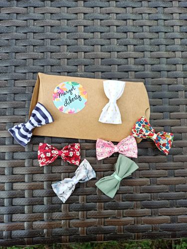 Customer photo review of Barrette blanche pois dorés