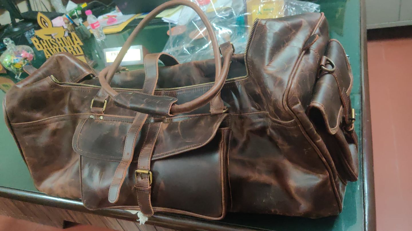 Customer photo review of Genuine Large Full-Grain Buffalo Leather Roosevelt Duffle Bag