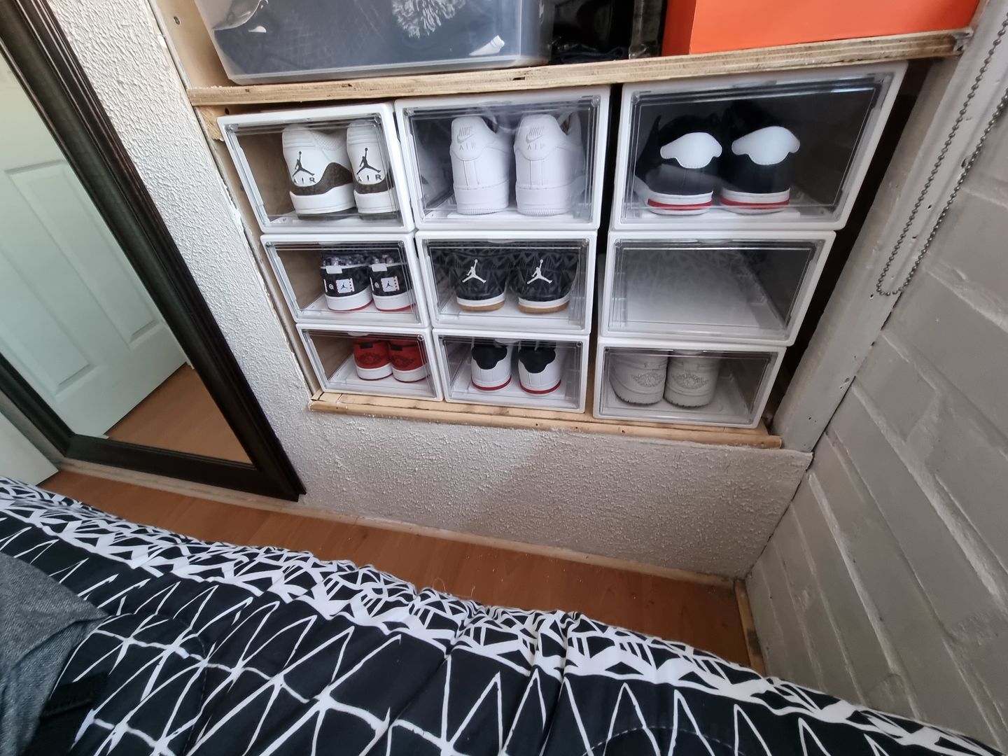 Customer photo review of Caja organizadora de zapatos blanca transparente (caja unitaria)