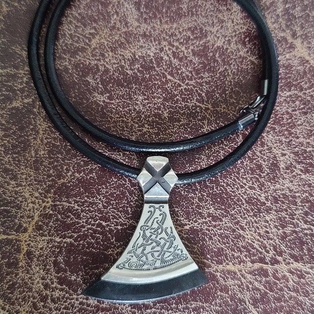 Customer photo review of Mammen Style Axe Necklace with Black Obsidian Blade