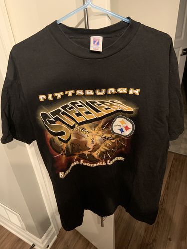 Customer photo review of Vintage Pittsburgh Steelers NFL T Shirt Size XL