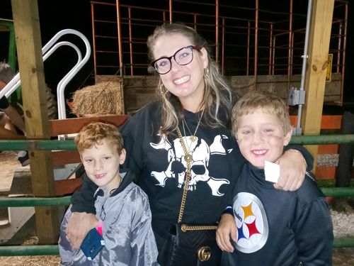 Customer photo review of 69- Nobody Crop Hoodie