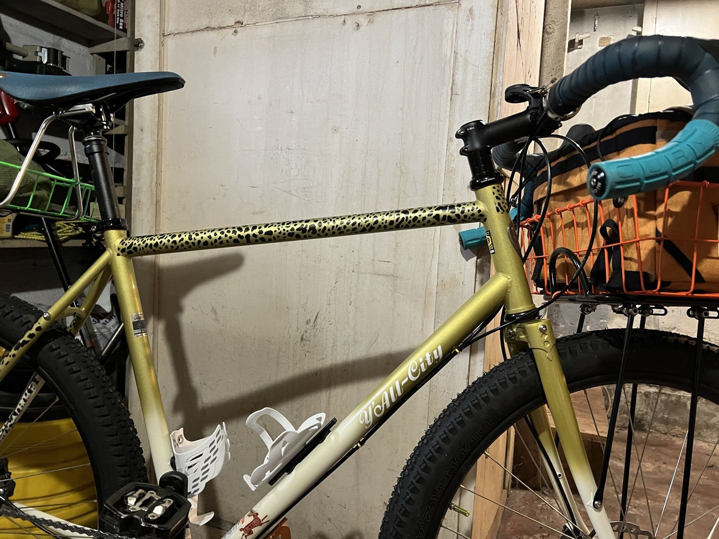 Customer photo review of Cheetah Frame Keeper
