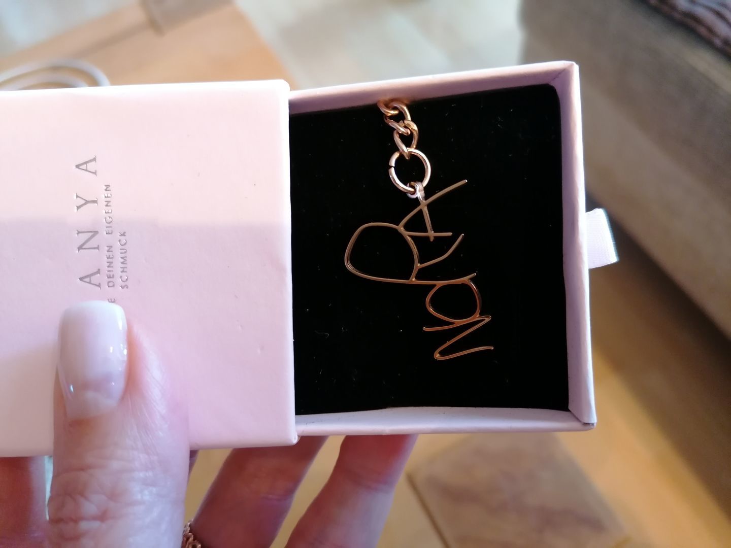 Customer photo review of Dessin d'enfant LOANYA en collier ou pendentif