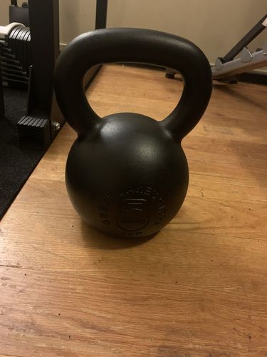 Customer photo review of 28kg / 62lbs E-coated Cast Iron Kettlebell