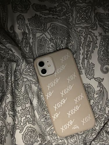 Customer photo review of iPhone 11 - XOXO XL Beige - iPhone Wildhearts Case