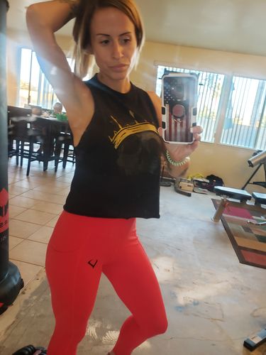 Customer photo review of 23 - Adjust Crop Tank Top