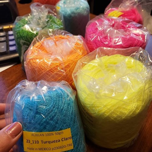 Customer photo review of Acrilan 3 Hebras [50grs] 1/2 - Unwound 3-ply Acrylic yarn for knitting, embroidery and crafts