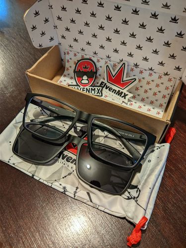 Customer photo review of Thomas Black + Clip magnético