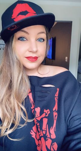 Customer photo review of 522 - Driven Doll Kiss Hat