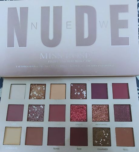 Customer photo review of Sunset Desert Eye shadow Palette