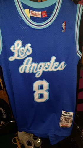 Customer photo review of BRYANT Kobe (Trowback 60's 2003) #8 Légende