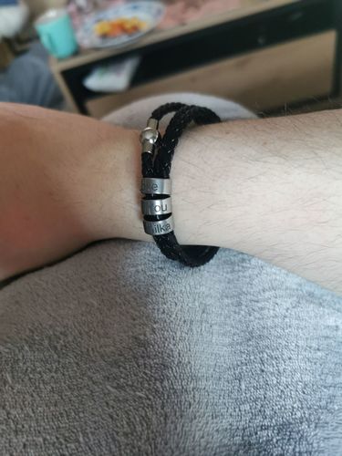 Customer photo review of Bracelet en cuir LOANYA pour homme avec perles personnalisées