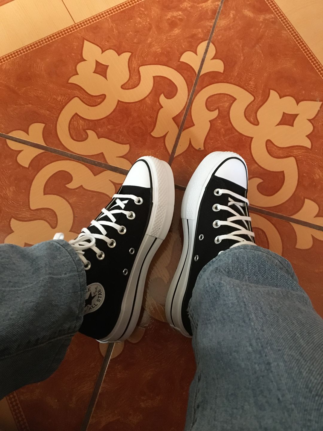 Customer photo review of Zapatilla Converse Chuck Taylor Hi Plataforma Mujer Negro