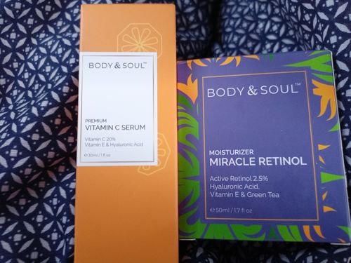 Customer photo review of Miracle Retinol Moisturizer + Premium Vitamin C Serum (Bundle)