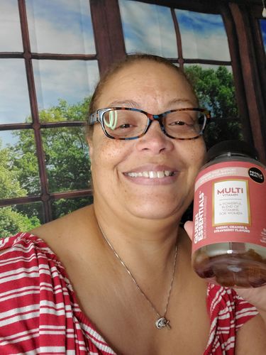 Customer photo review of QUEEN ESSENTIALS- Women's Daily Multi-Vitamin (plant-based) Gummies (45 Day Supply/ .55 Cent A Day) CLICK HERE