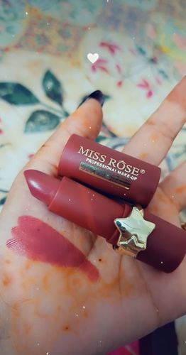 Customer photo review of Miss Rose Waterproof Fashion Matte Long Lasting Lipsticks