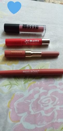 Customer photo review of Miss Rose 2 in 1 Lip Gloss+ Lipliner