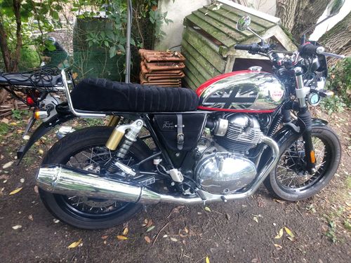 Customer photo review of Housse de Selle cuir Noir profond pour Royal Enfield
