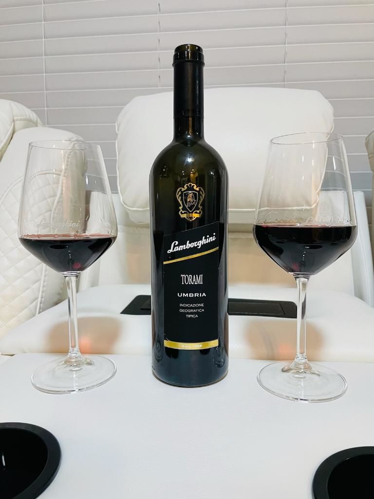 Customer photo review of Lamborghini: Torami Umbria Red with Gift Set