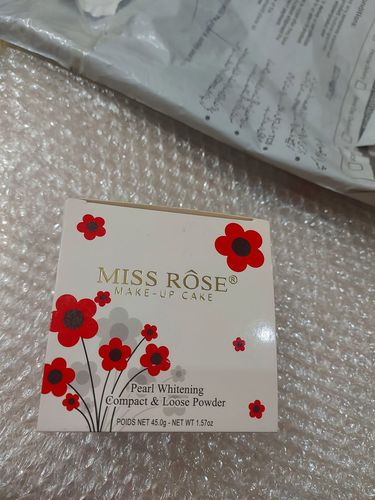Customer photo review of Miss Rose 3 in1 Compact and Loose Powder (2 compact powder + 1 loose powder)
