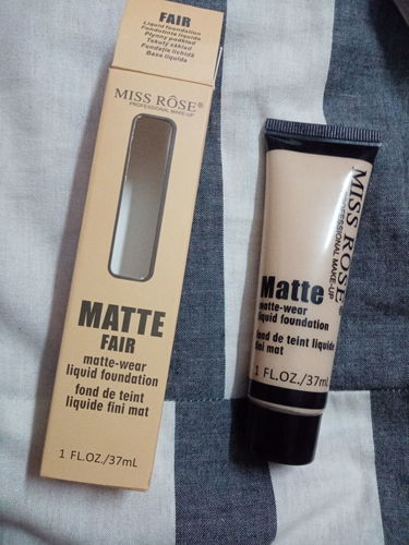 Customer photo review of MISS ROSE Full Coverage Matte Foundation