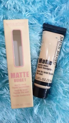 Customer photo review of MISS ROSE Full Coverage Matte Foundation