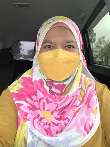 Customer photo review of (Pleated Shawl) Bloom Journey Wide Pleats Scarf In Crush